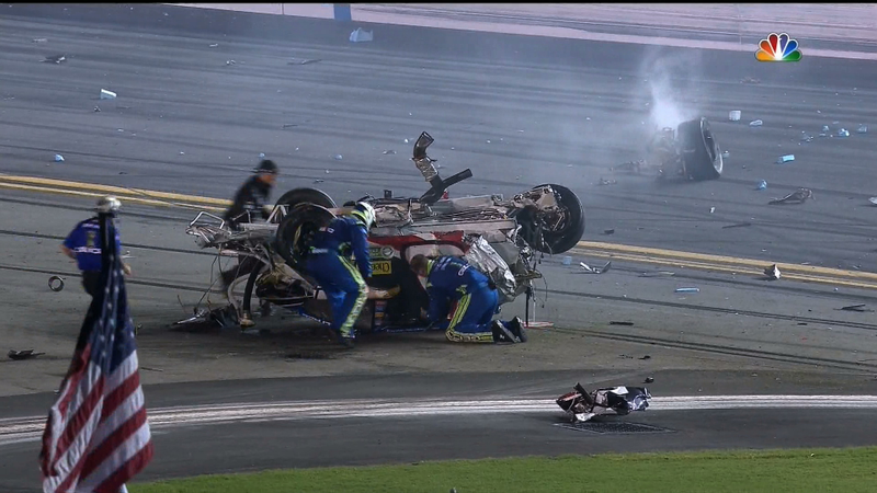 Illustration for article titled Daytona Finish Features Massive, Horrifying Wreck